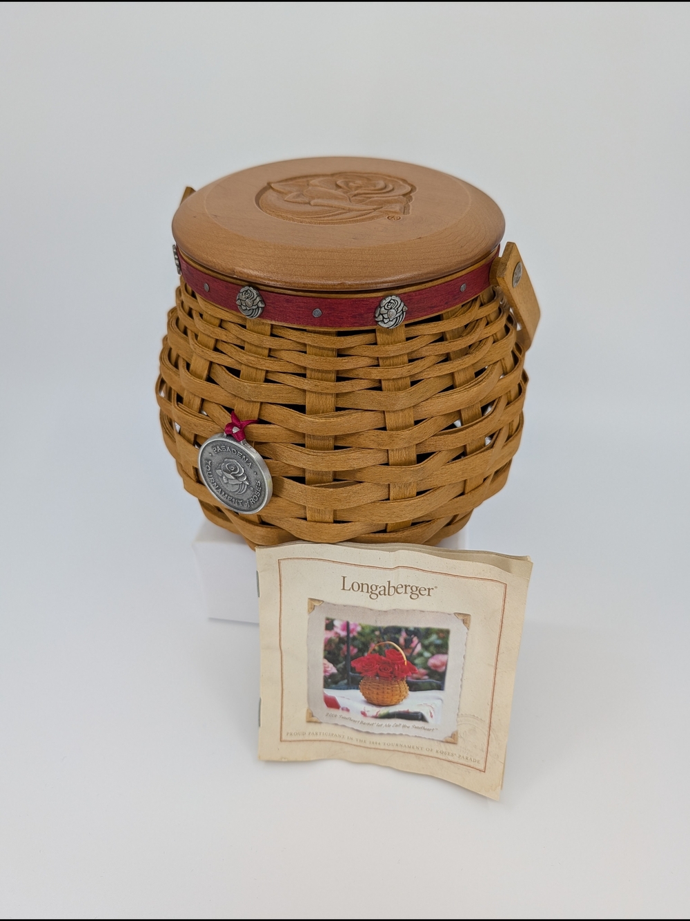 Longaberger 2004 Pasadena Tourn. Roses Sweetheart Basket/Liner/Lid/Tie-On/Prot.